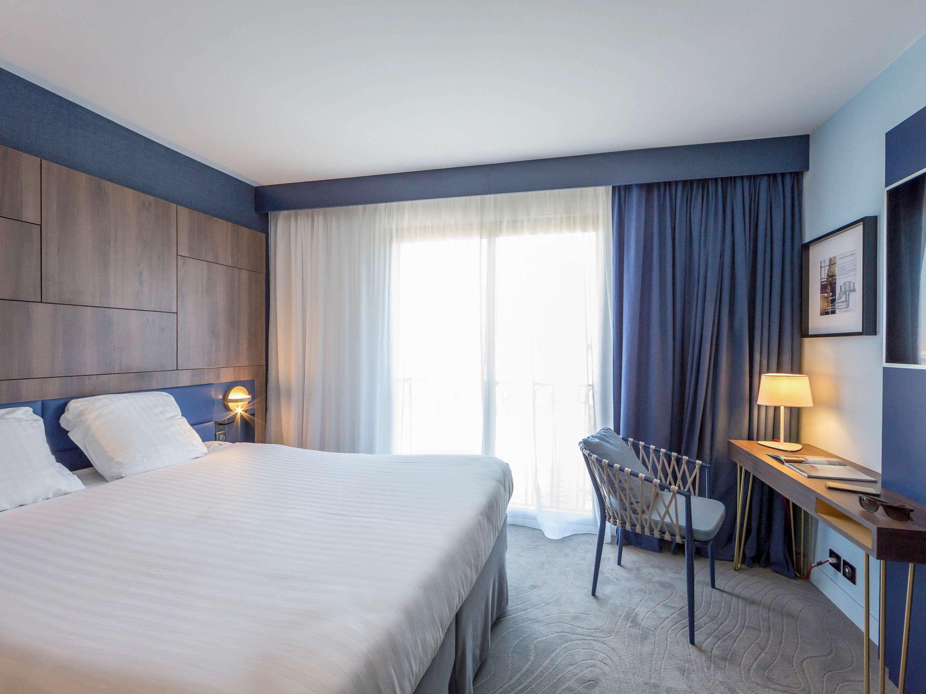 Hotel Mercure Centre Bompard La Corniche 4*