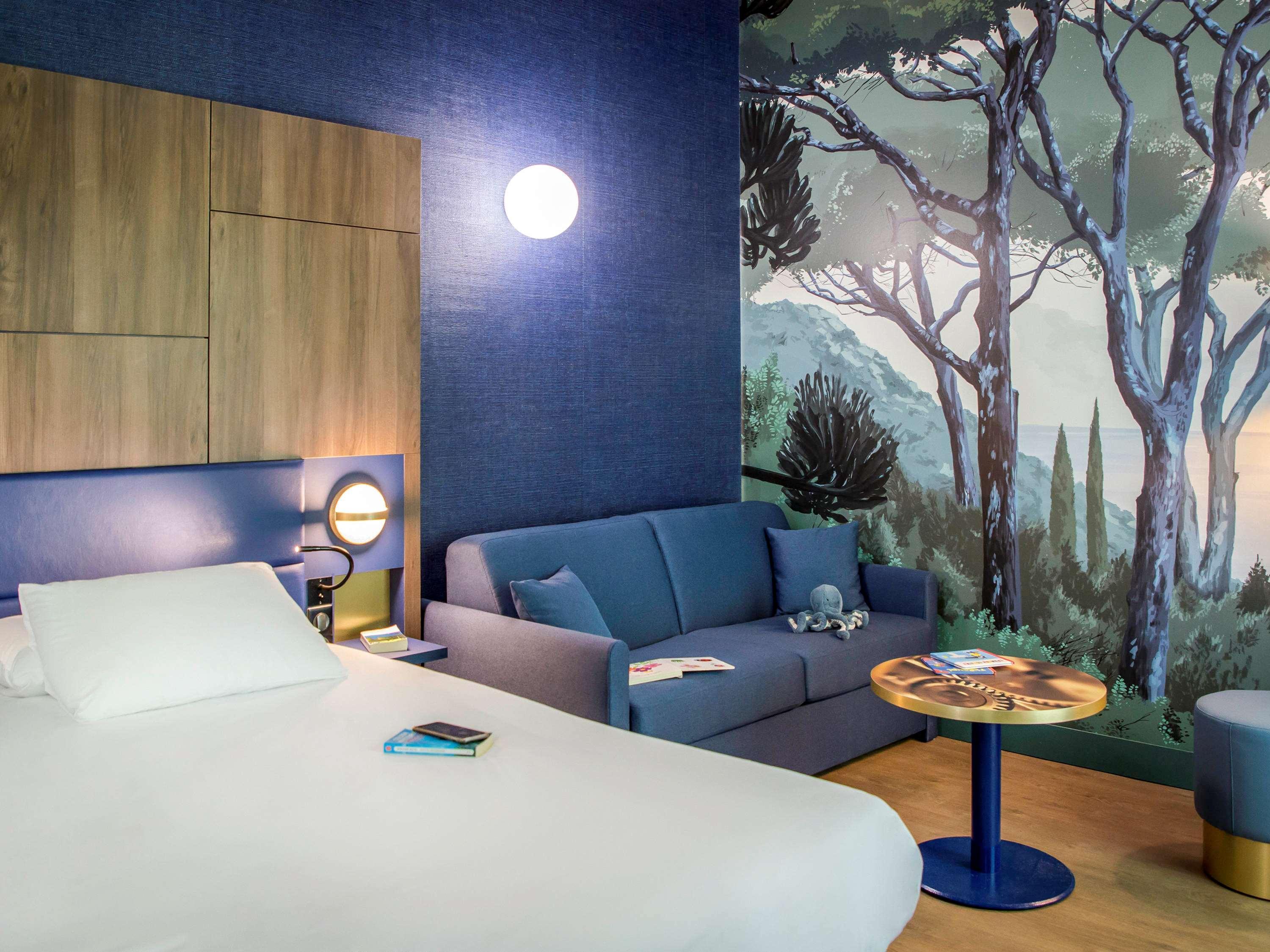 Mercure Centre Bompard La Corniche Hotel 4*