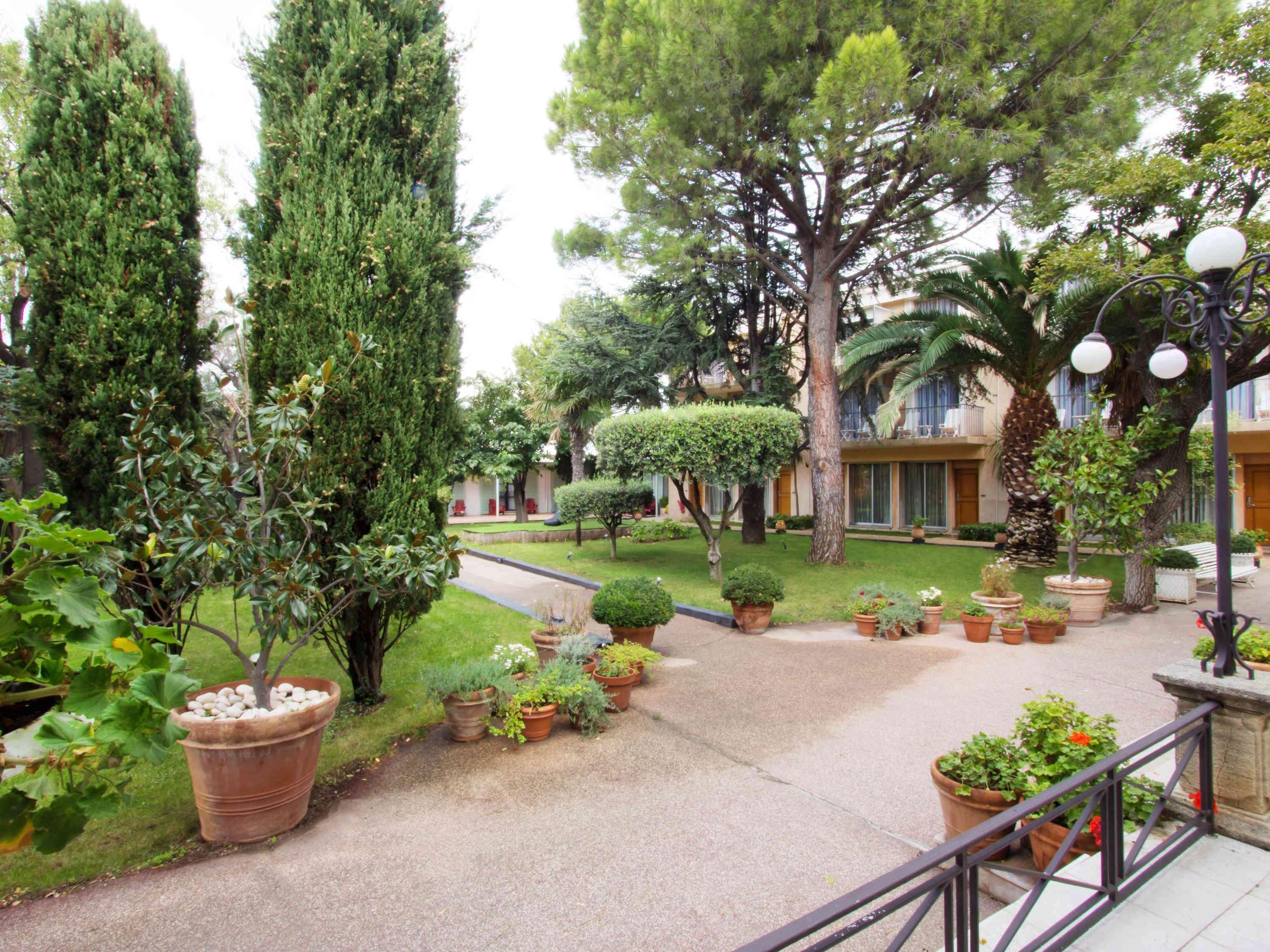 Mercure Centre Bompard La Corniche Hotel