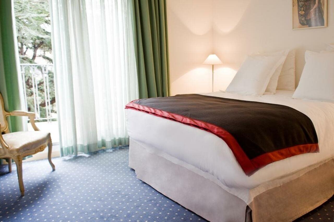 Mercure Centre Bompard La Corniche Hotel 4*